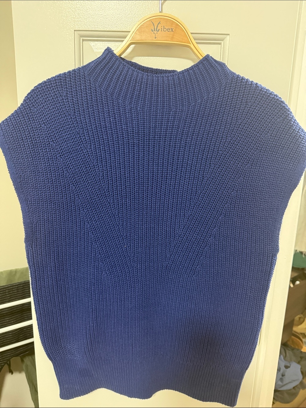 Women’s Blue Knit Sleeveless Sweater Tank Top Sz.Medium NWT
